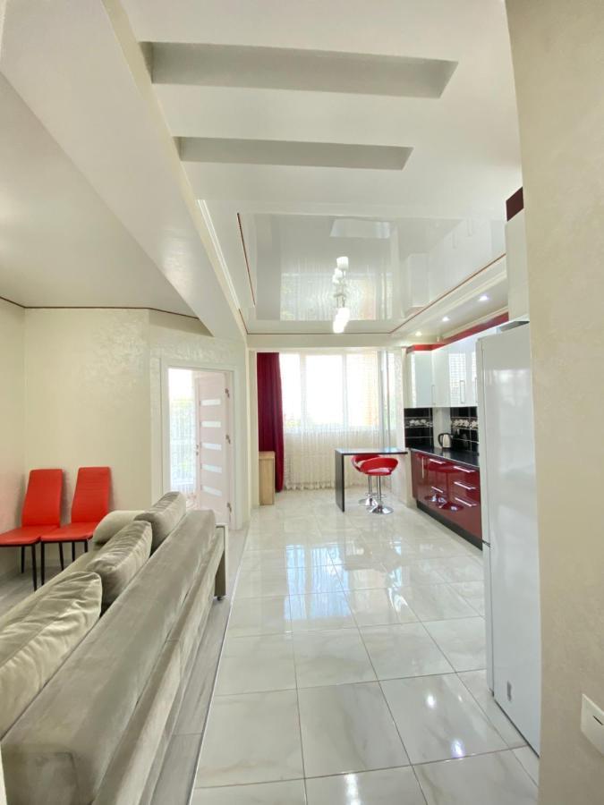 Cozy Two Bedroom Large Apartment Chisinau Exterior photo